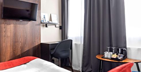 hotel room image