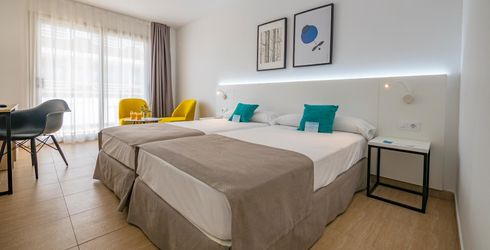 hotel room image