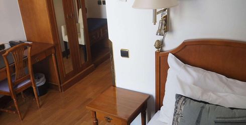 hotel room image
