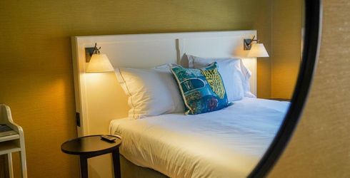 hotel room image