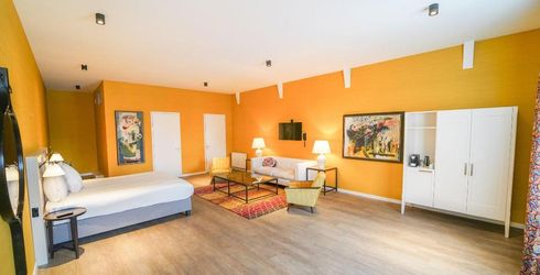 hotel room image