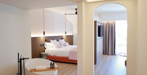 hotel room image