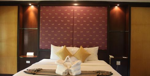 hotel room image