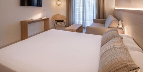 hotel room image
