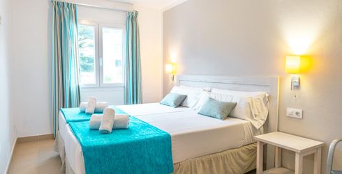 hotel room image