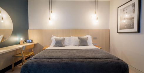 hotel room image
