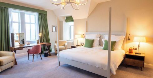 hotel room image