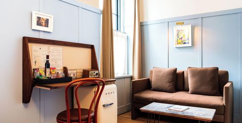 hotel room image