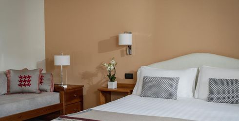 hotel room image