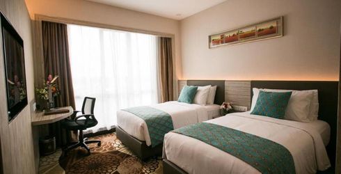 hotel room image
