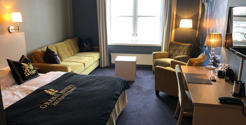 hotel room image