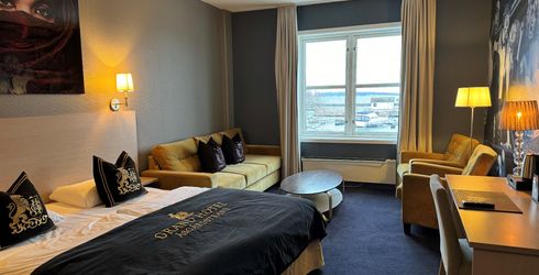 hotel room image
