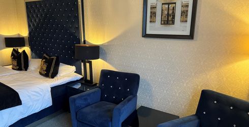 hotel room image