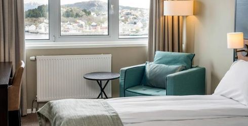 hotel room image