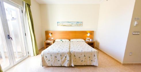 hotel room image