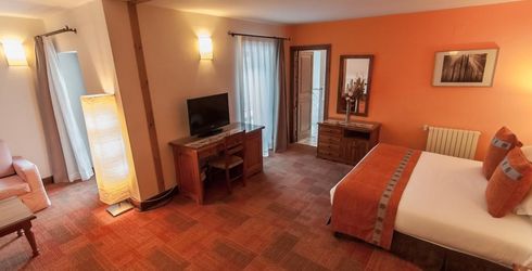 hotel room image