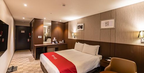hotel room image