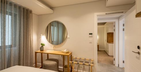 hotel room image