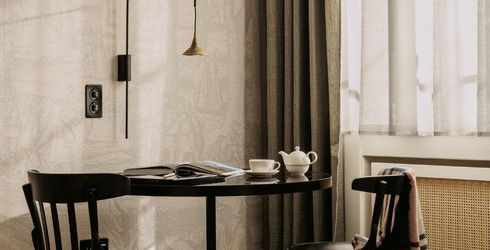 hotel room image