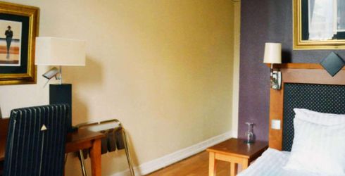 hotel room image