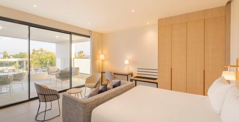hotel room image