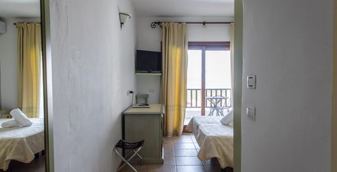 hotel room image
