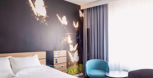 hotel room image