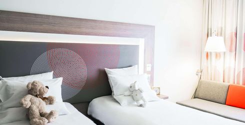 hotel room image