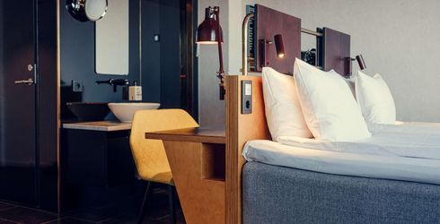 hotel room image