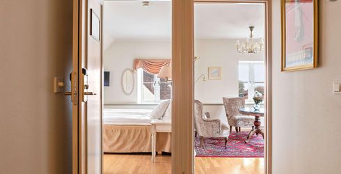 hotel room image