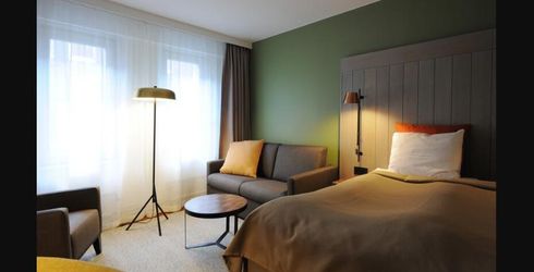 hotel room image