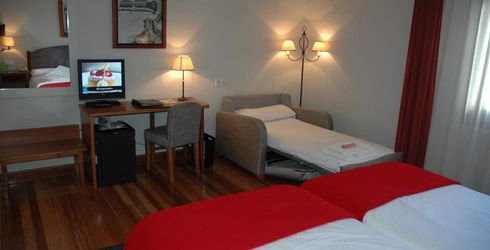 hotel room image