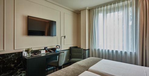 hotel room image