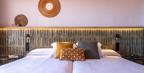 hotel room image