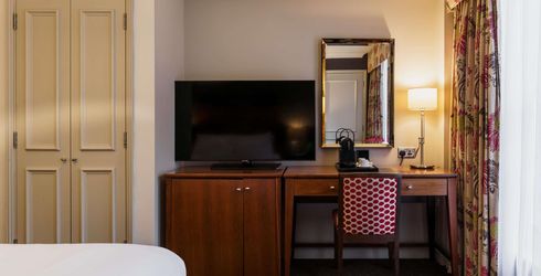 hotel room image