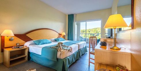 hotel room image