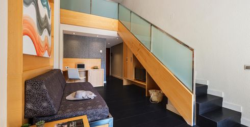 hotel room image