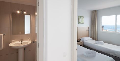 hotel room image
