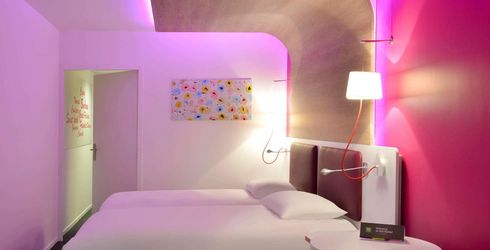 hotel room image
