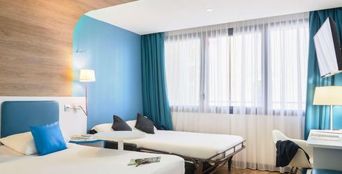 hotel room image