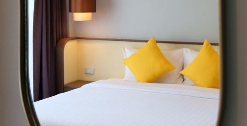 hotel room image
