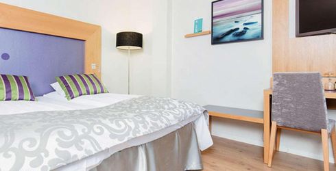 hotel room image
