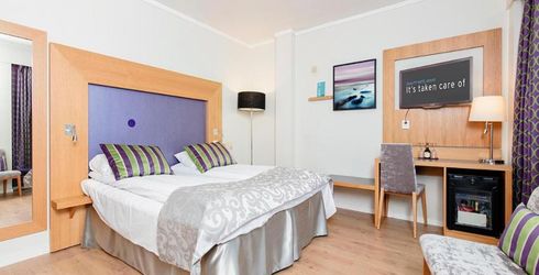 hotel room image