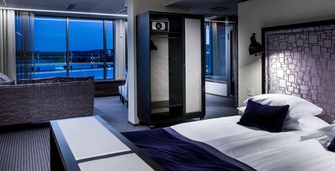 hotel room image