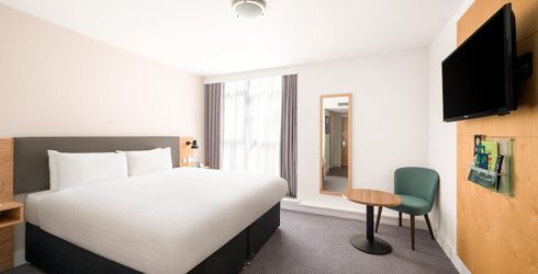 hotel room image