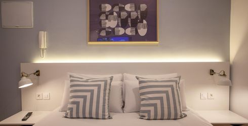 hotel room image