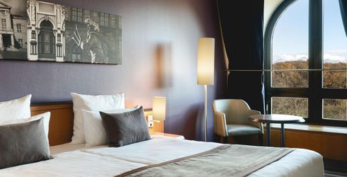 hotel room image