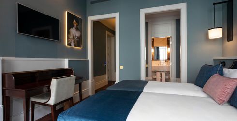 hotel room image