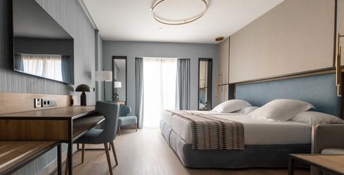 hotel room image