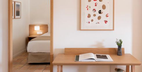 hotel room image